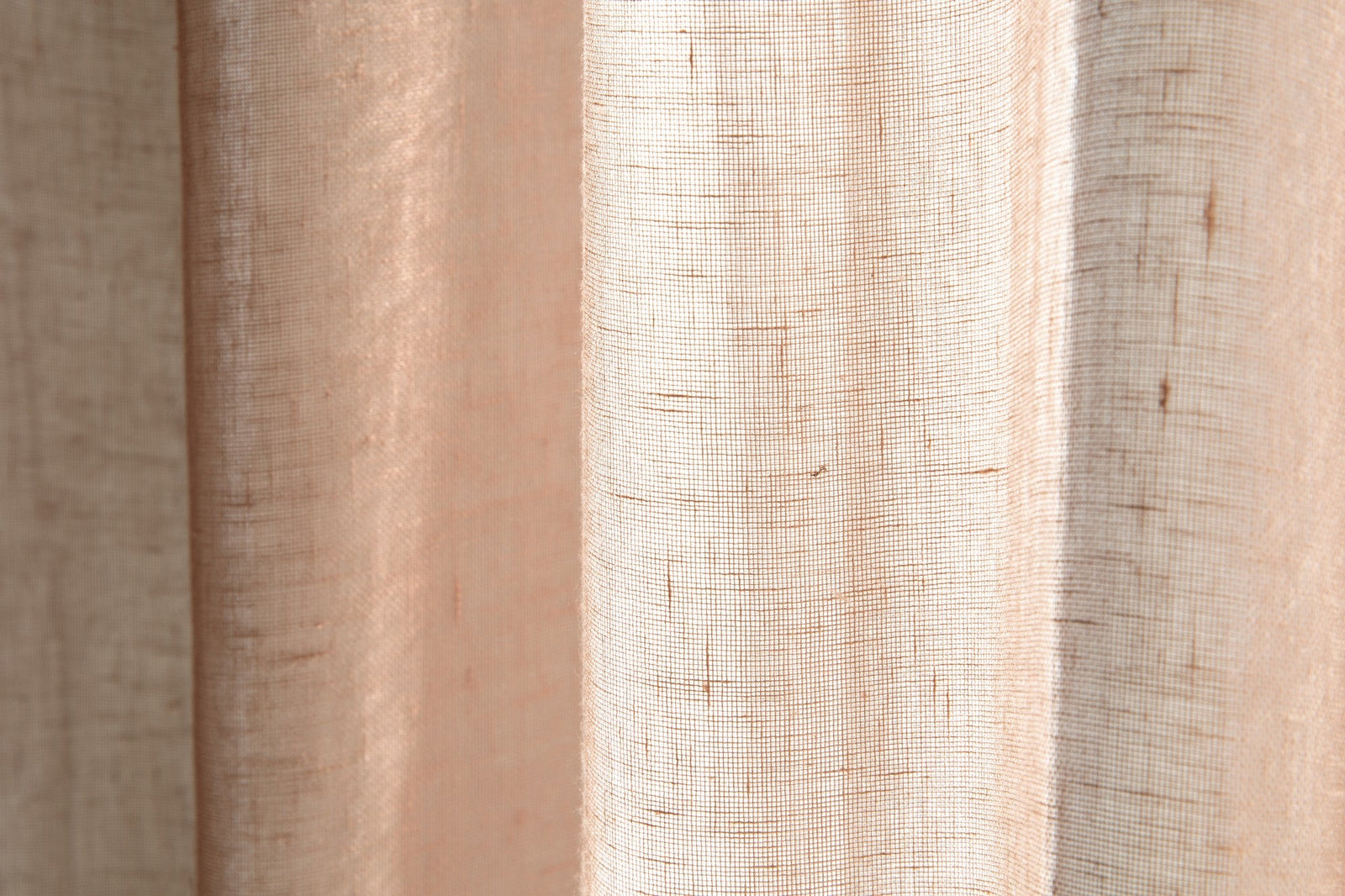 Vorhangstoffe im Vergleich – Leinen, Samt & Co.